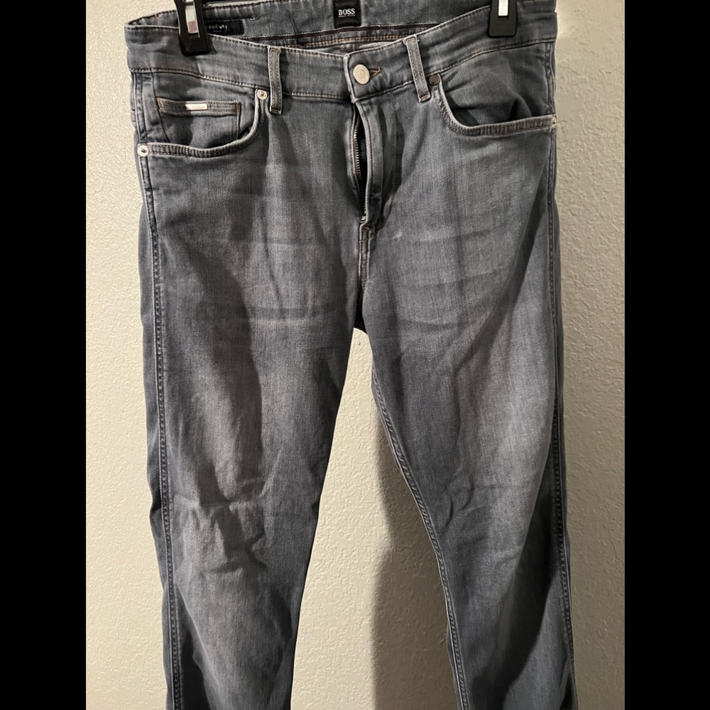 Hugo Boss men used skinny jeans